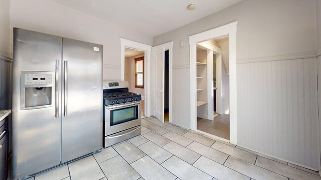 Foto del edificio - 3 Bedroom House - Old Brooklyn, Cleveland