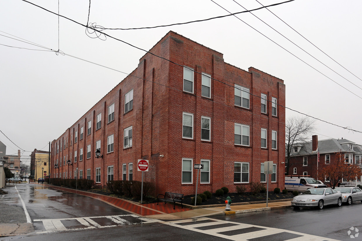 Building Photo - Market House Apartments