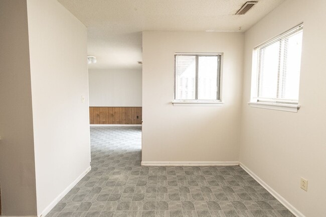 Building Photo - 3616-3618 Sugar Tree Lane