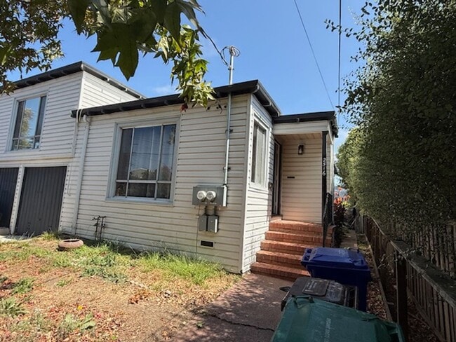Building Photo - 2516 San Mateo St