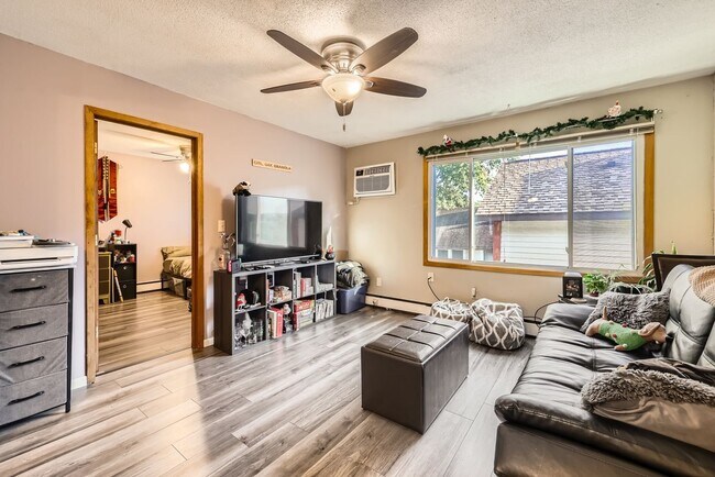 Foto del edificio - 808 13th Ave SE