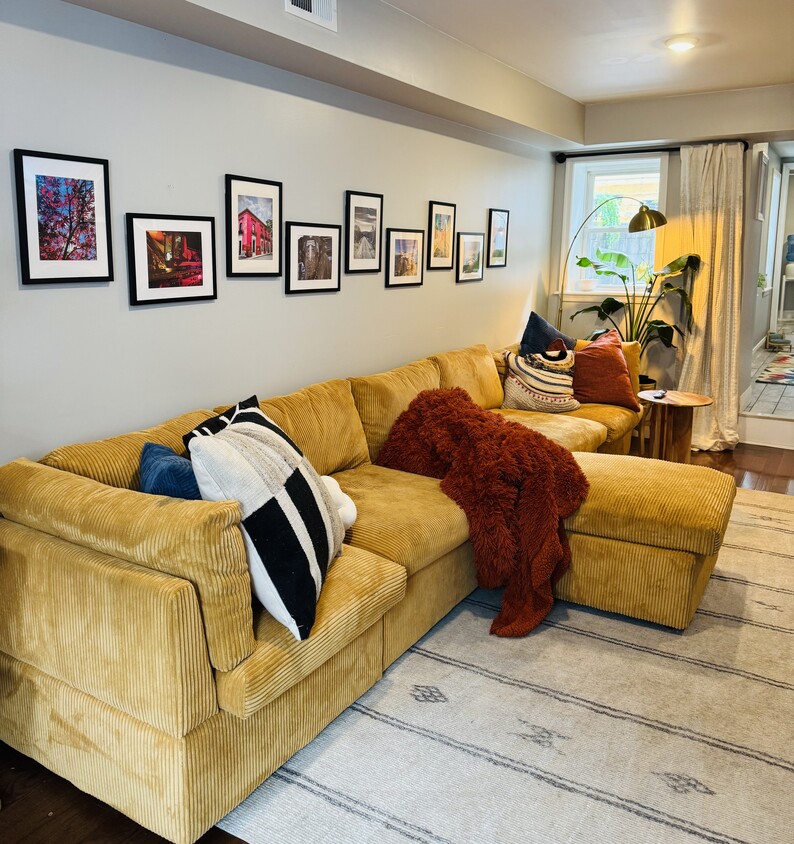 Living room - 105 S Durham St