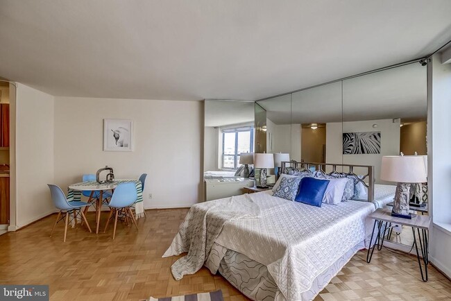 Foto del edificio - 224-30 W Rittenhouse Square