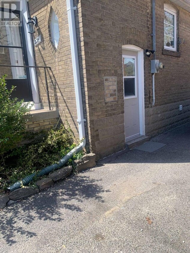 Primary Photo - 324 Lawrence Ave W