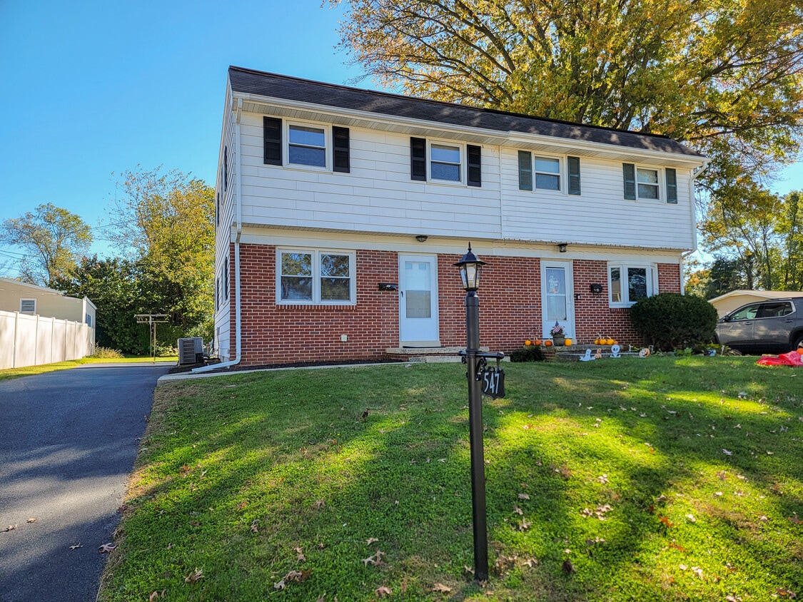 Foto principal - 547 W Marion St