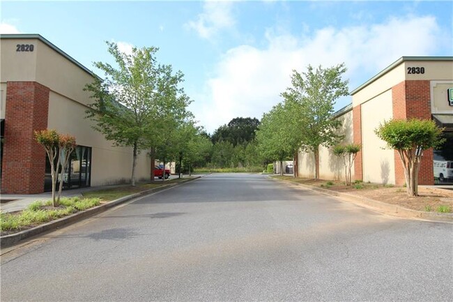 Foto del edificio - 2830 Peachtree Industrial Blvd
