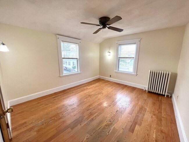 Building Photo - 164 Marlboro St