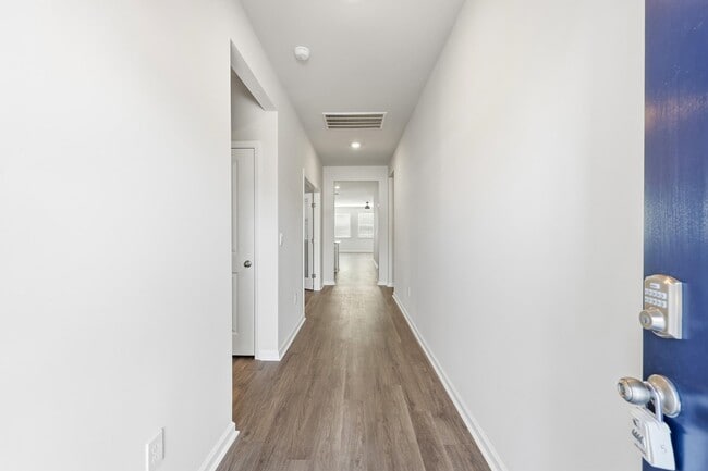 Foto del edificio - 496 Blissful Dr