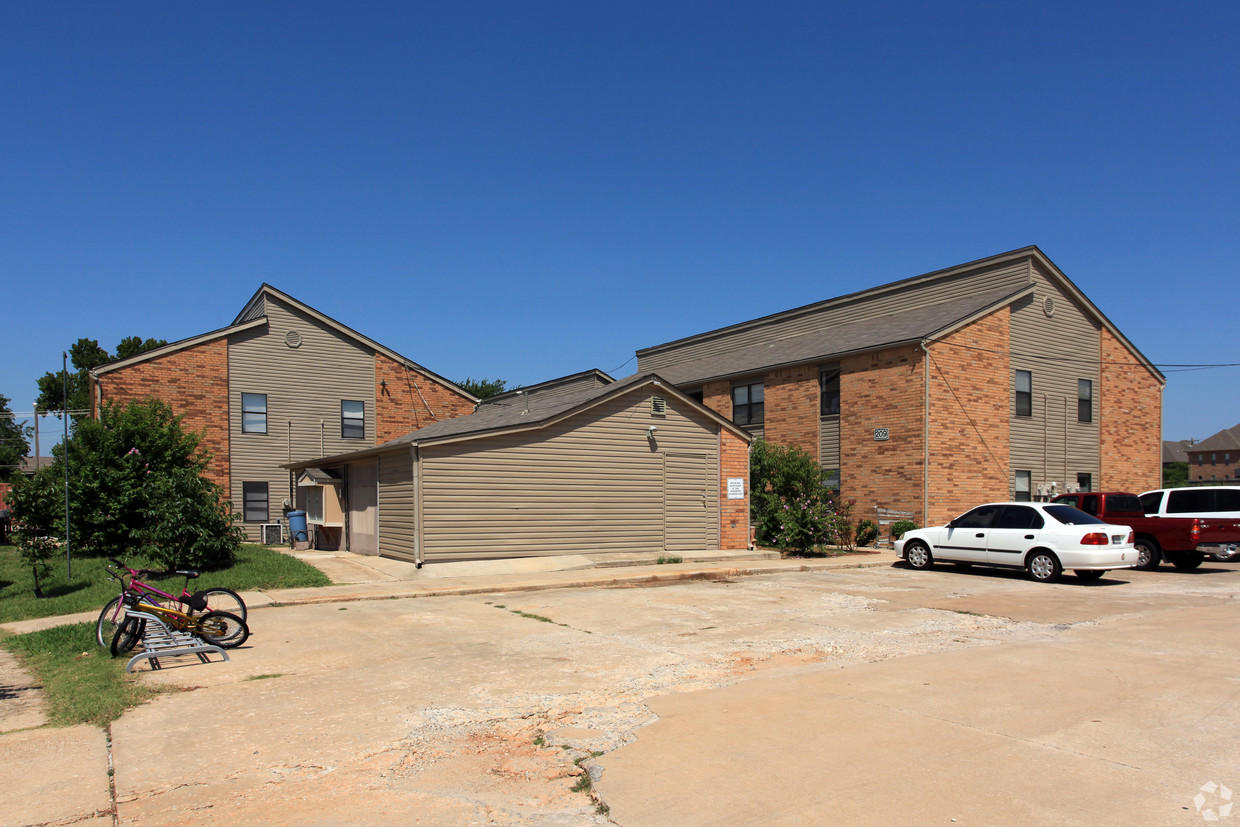 Building Photo - Brookview Apartments