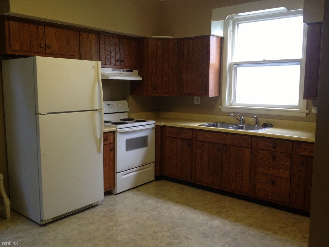 Primary Photo - 232 W Hewitt Ave