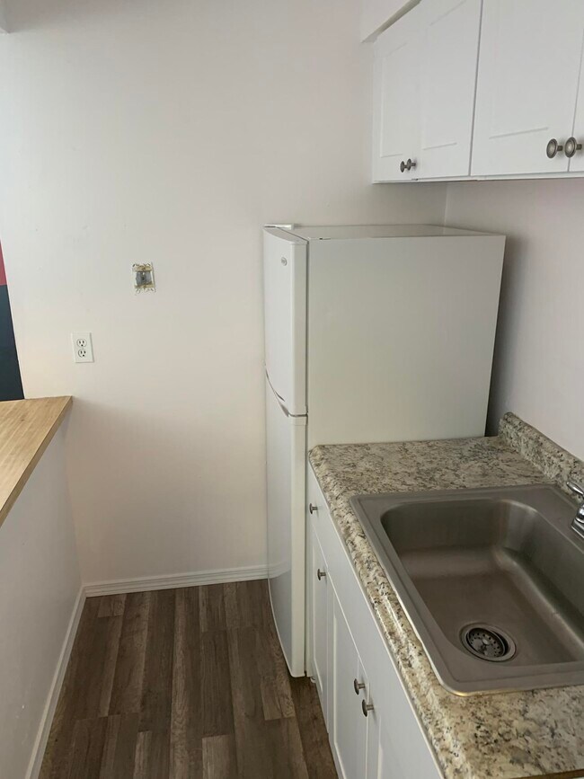 Foto del edificio - 4416 Marble Ave
