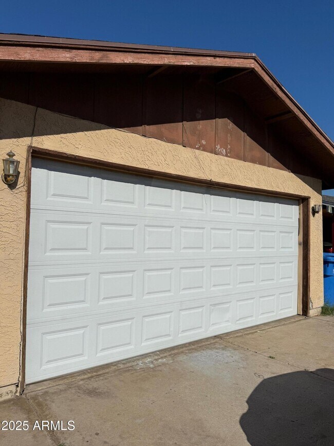 Foto del edificio - 8738 W Columbus Ave