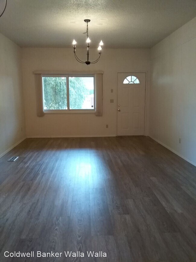 Foto del edificio - 4 br, 1 bath House - 615 Juniper