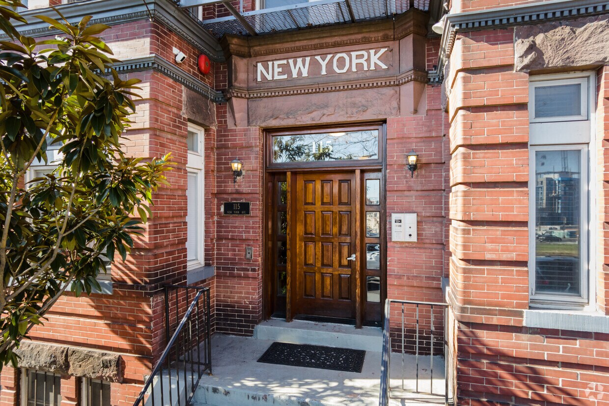 Entrada principal - 115 New York Ave NW