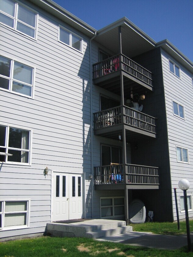Primary Photo - 8040 Huckleberry St