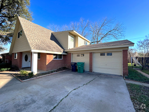 Building Photo - 1213 Amherst Dr