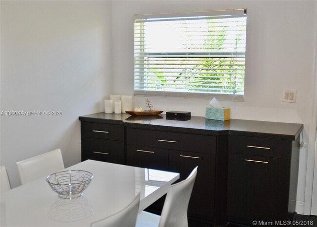 Foto del edificio - 61 Collins Ave