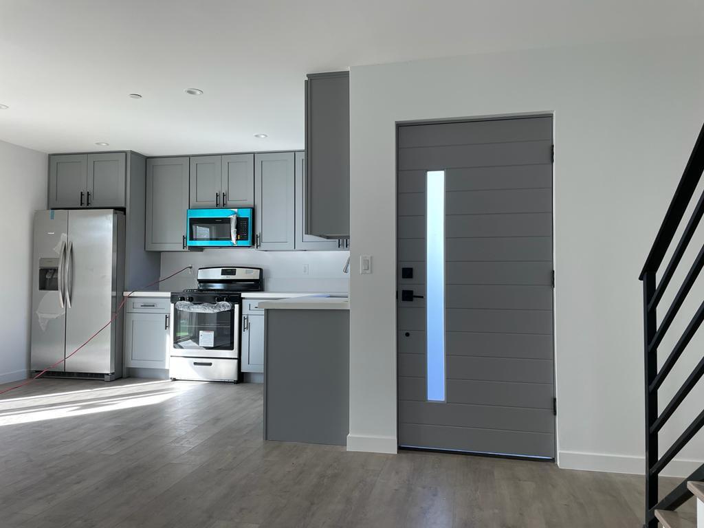 Foto principal - 11648 Arminta St