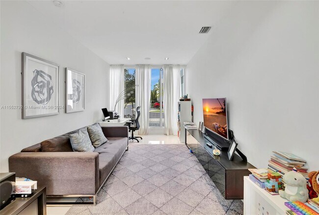Foto del edificio - 10296 NW 74th St