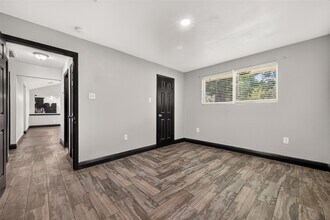 Building Photo - 19326 Leafwood Ln