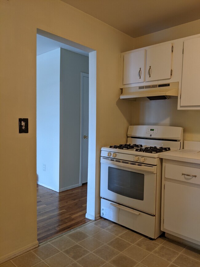 Cocina - 336 College Dr