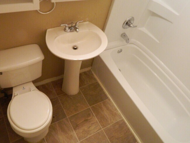 Building Photo - House Close to Campus with Large Backyard!
