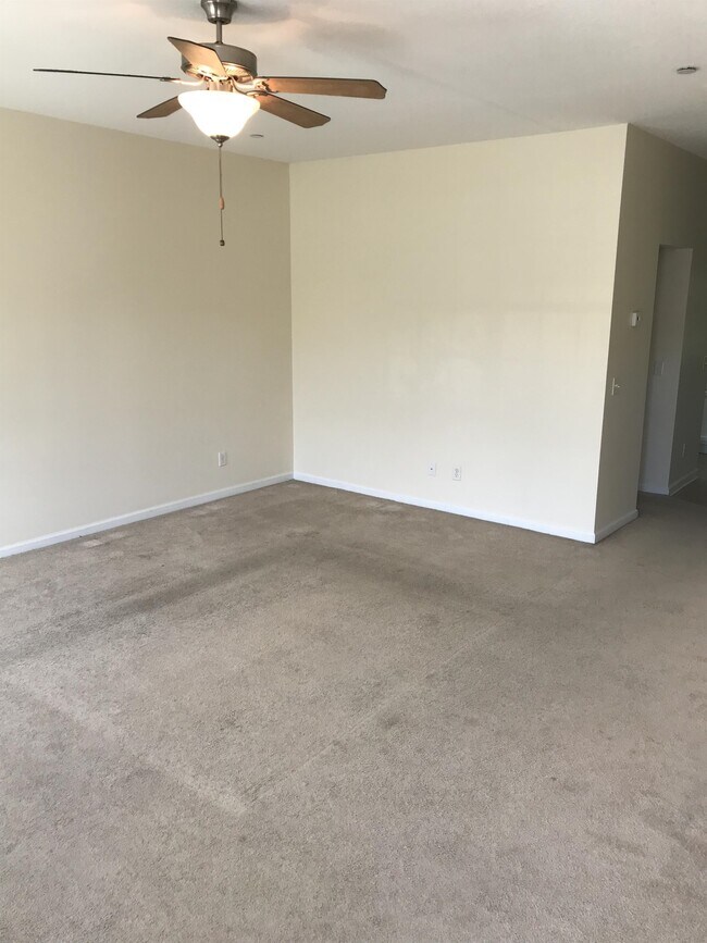 Foto del edificio - 363 Laurel Oak Ln