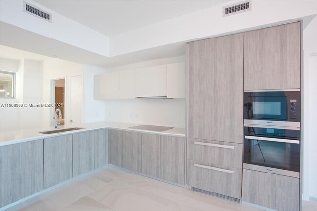 Foto del edificio - 2900 NE 7th Ave