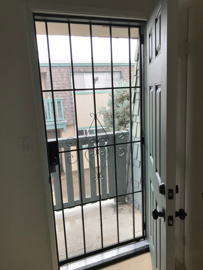 Foto del edificio - 1244 Quincy Dr