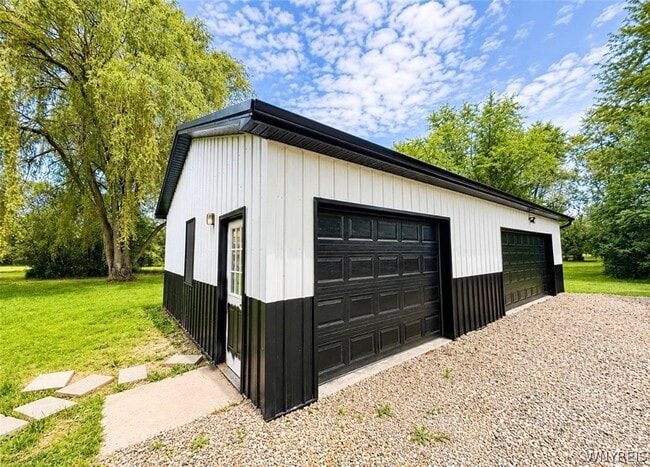 Building Photo - 6921 Bear Ridge Rd