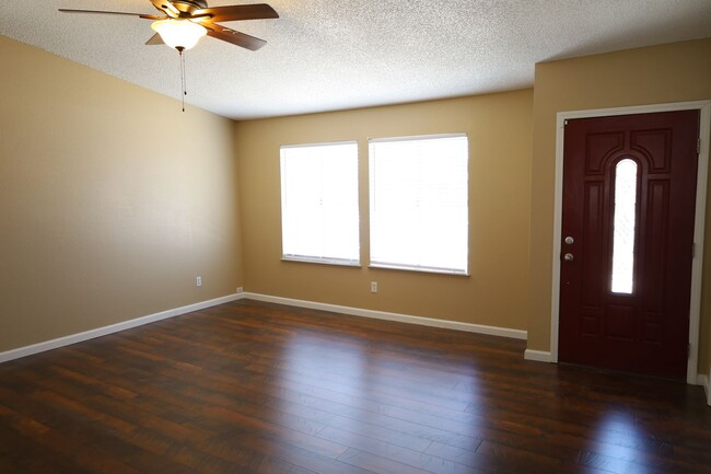 Building Photo - Newly Renovated 4 Bedroom 2 Bathroom Home ...