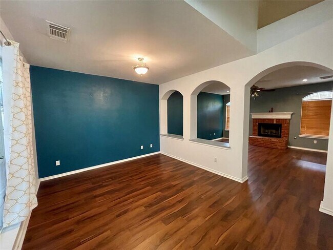 Foto del edificio - 3226 Raging River Dr