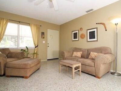 Living area - 301 19th Ave S