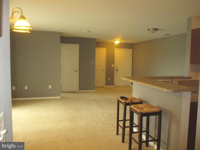 Building Photo - 19 Highbridge Ln