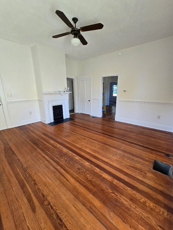 Foto del edificio - 235 Mills Ave