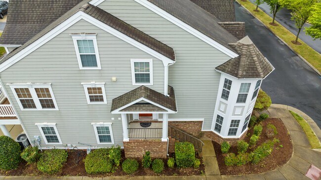 Foto del edificio - 8122 Lee Hall Ave