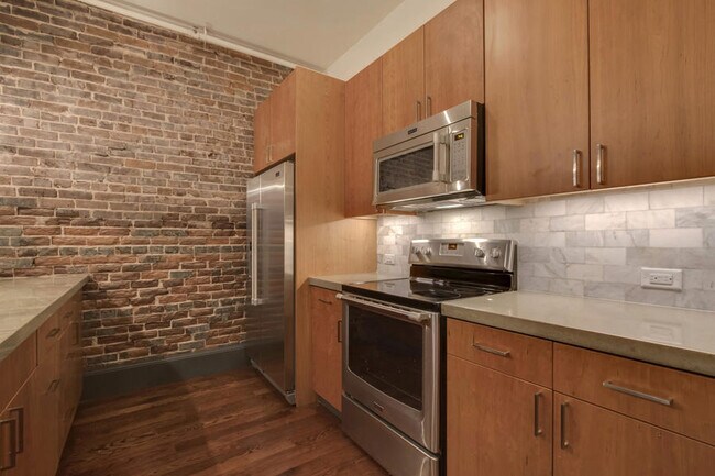 Building Photo - 416 S Gay St