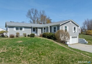 Building Photo - 9 Evas Dr