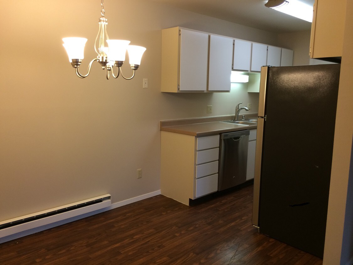 614 W Slifer St, Portage, WI 53901 Apartments in Portage, WI