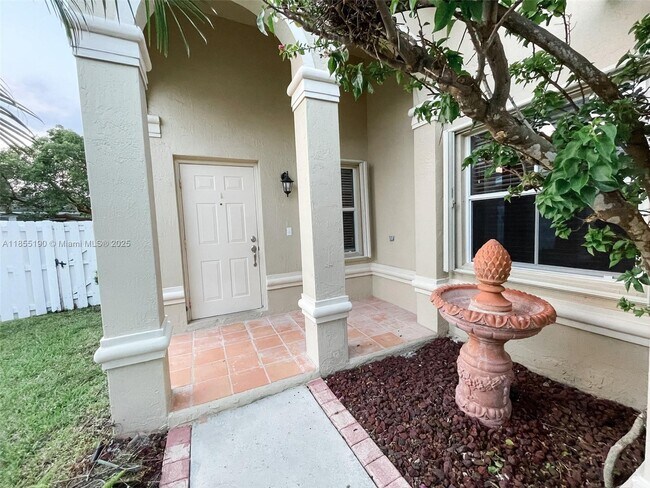 Foto del edificio - 686 Maplewood Ct