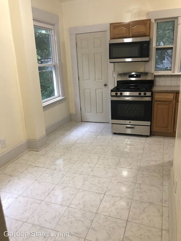 Primary Photo - 5 br, 2 bath House - 96 Vermont Avenue