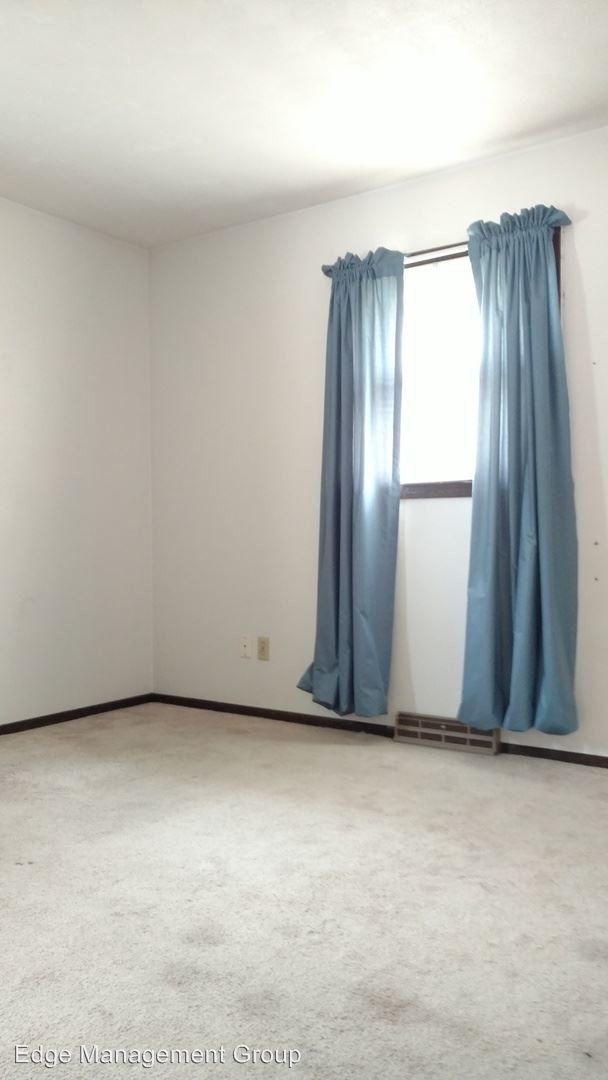 Foto del edificio - 5709 Dahlia Blvd