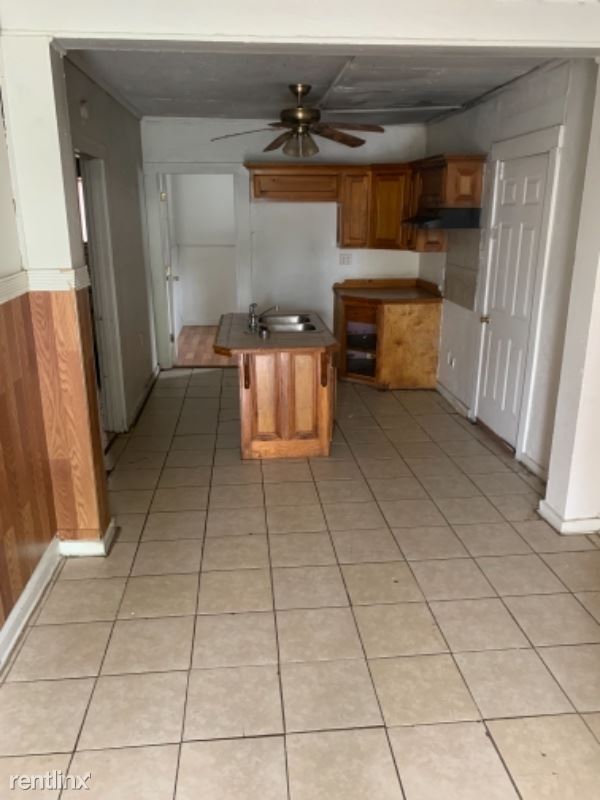 Building Photo - 3 br, 1 bath House - 1420 N Acadian Thruway