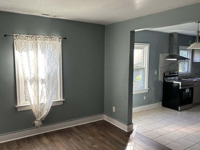 Building Photo - 2506 E Lexington Ave