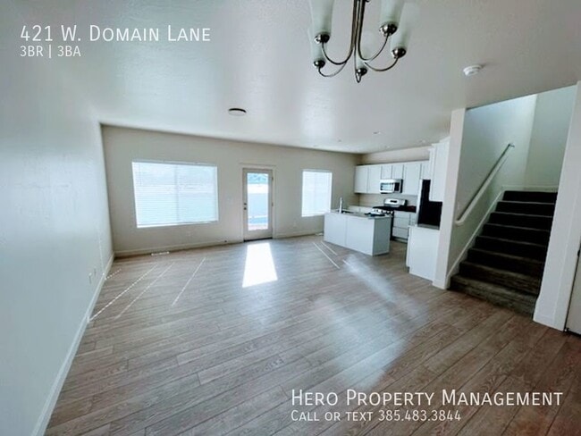 Building Photo - 421 Domain Ln