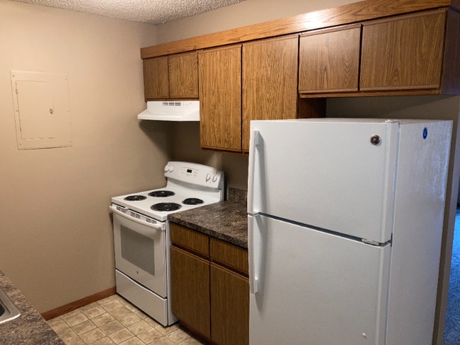 Building Photo - 5100 Emerald Dr