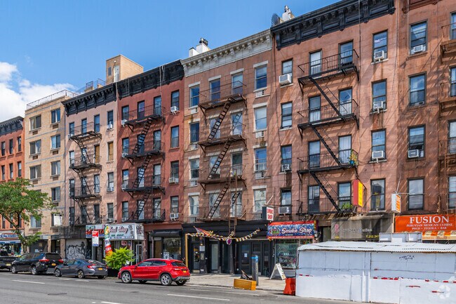 Building Photo - 692 Tenth Ave