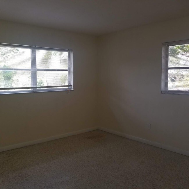 Building Photo - 7047 Spring Hill Dr