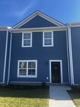 Building Photo - 506 S Main St