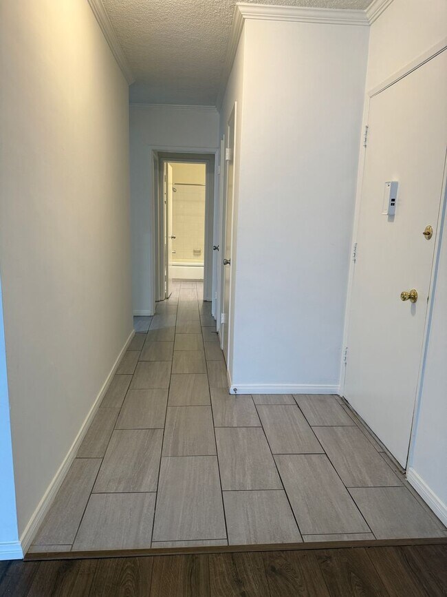Building Photo - VALLEY VILLAGE - VERY LARGE 2 BEDROOM 2 BATH NEWLY RENOVATED APARTMENT FOR RENT